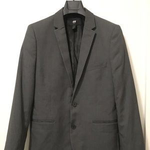 Slim fit gray suit jacket from H&M.
